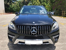 Afbeelding in Gallery-weergave laden, Mercedes ML W166 Panamericana Grille Chrome and Black 2012 - 2015