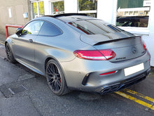 Carica l&#39;immagine nel visualizzatore di Gallery, AMG C63 Boot Trunk Spoiler Edition 1