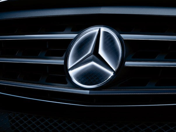 Mercedes illuminated star